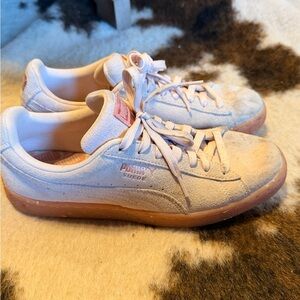 PUMA Suede Sneakers in Soft Pink